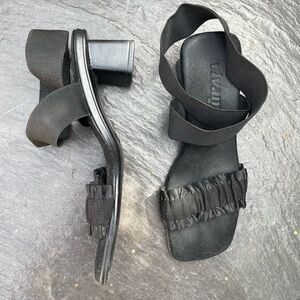 Vivanz black heeled sandals